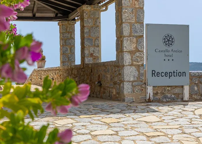 Castello Antico Hotell